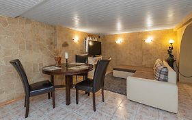Spacious Studio Apartment By Polo Apartments